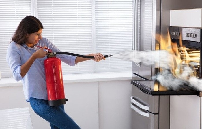 Extintor de incendios para el hogar, este extintor especial a base de agua  para la casa se puede utilizar en ambientes fríos y evita fácilmente el